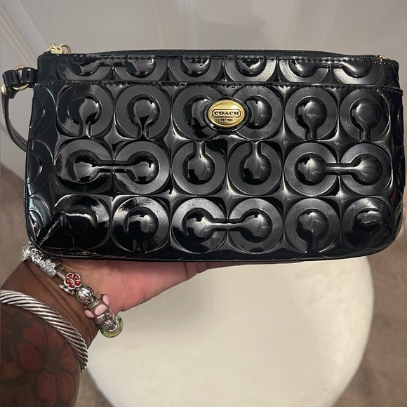 Coach Peyton Op Art Embossed Black Patent Leather - Picture 1 of 9